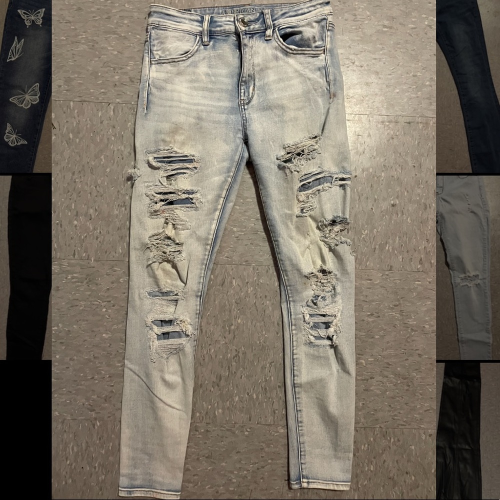Distressed Light Wash American Eagle Jeans